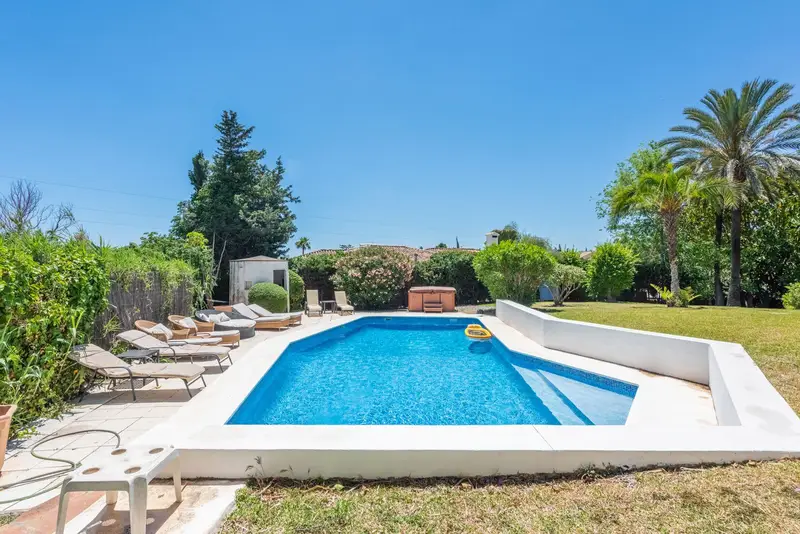 Chalet Andaluz 6 Dormitorios Atalaya Golf