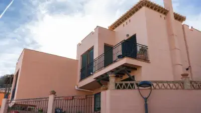 Casa Pareada en Alquiler La Herradura Vistas al Mar Piscina Garaje