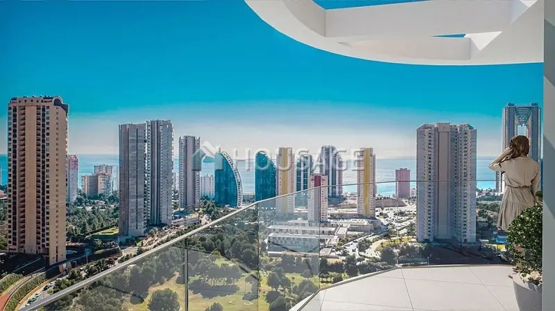 Apartamento en Benidorm con Vistas al Mar y Golf