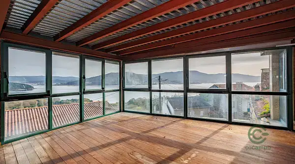 Casa con Vistas a la Ria de Noia - Oportunidad de Personalizacion