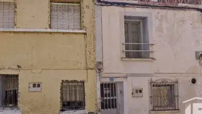 Chalet en Venta en Gallur para Reformar