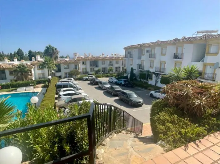 Apartamento en Calahonda 2 Dormitorios Jardin Piscina Parking