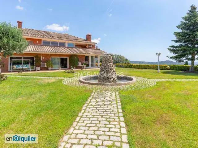 Casa en Argentona con Vistas Fabulosas 5 Dormitorios y Jardín