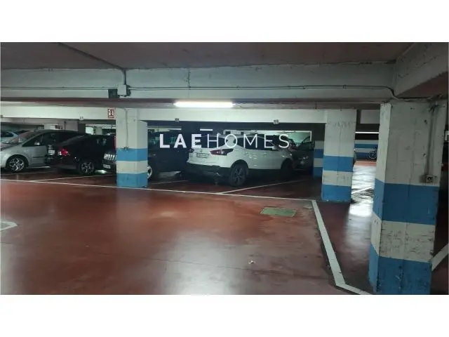Plaza de Garaje en Centro de Lasarte - Amplia y Cómoda