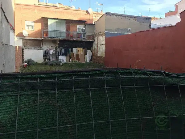 Solar Urbano Puente Vallecas 211m2 7 Viviendas