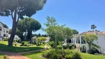 Apartamento en Alquiler Avenida Gardenia Terraza Jardin Piscina