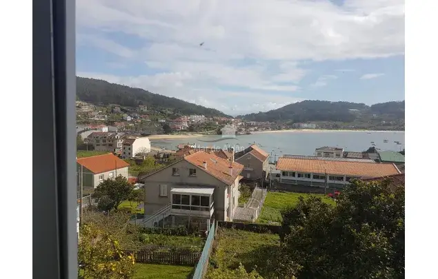 Casa con jardín y vistas a la ría de Aldán - Cerca de la playa