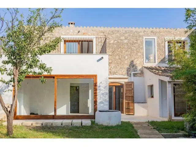 Chalet en Venta Campanet: Casa Mallorquina con Piscina y Vistas
