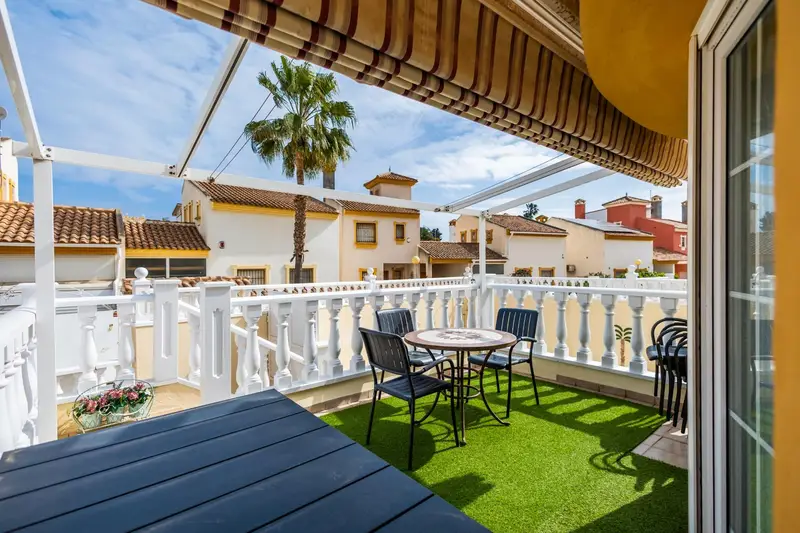 Villa en Venta Cabo Roig Orihuela Costa 4 Dormitorios Piscina Privada