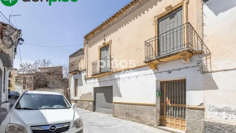 Casa con Nave en Guadix para Reformar