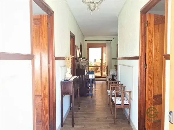 Casa de Pueblo en Almoradi con 2 Viviendas Independientes