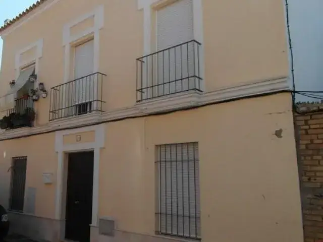 Piso en Venta en San Lucar La Mayor 3 Dormitorios