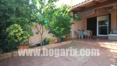 Chalet adosado en Aljaraque con 3 dormitorios y patio