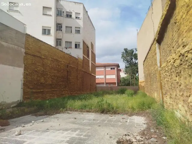 Solar en Castelló de la Plana con gran potencial para construccion