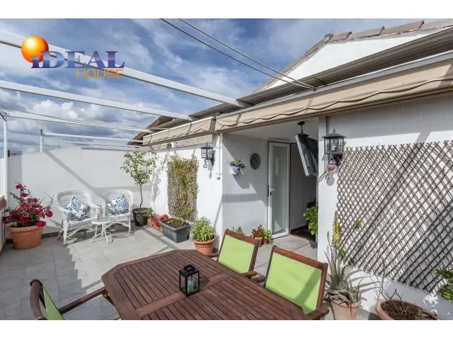 Atico Duplex en Granada con Terraza Privada y Garaje