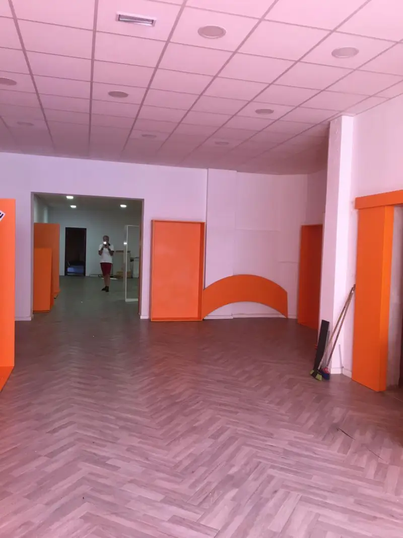Venta Local Comercial Avda Finisterre A Coru	001486