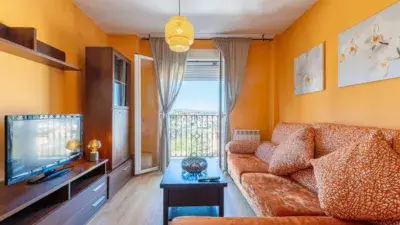 Piso en Venta en La Zubia con Garaje y Vistas