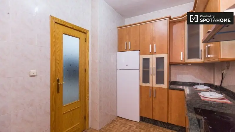 Apartamento 4 Dormitorios 1 Ba
do Granada Andalucia