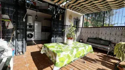Chalet en Montesol con Vistas al Mar y Terreno Urbanizable