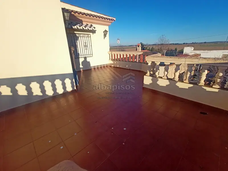 Venta Chalet con Trastero en Aguas Nuevas
