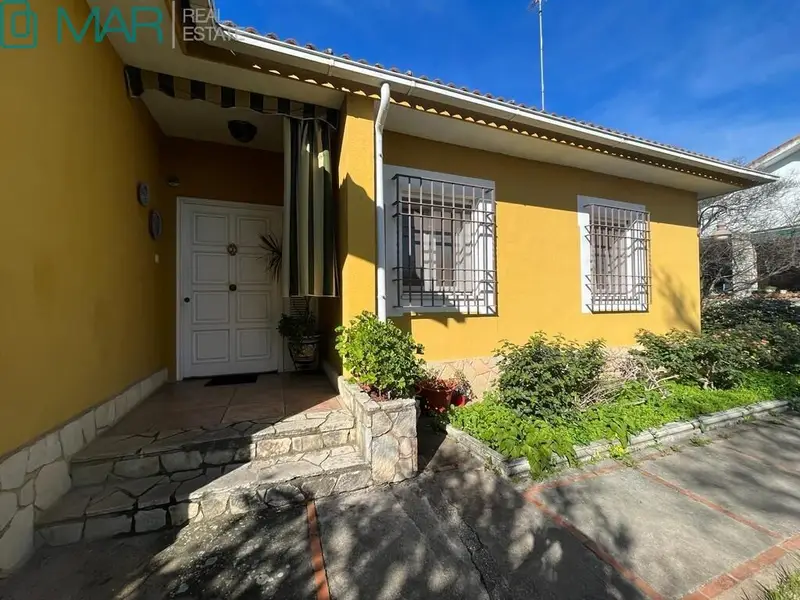 Venta Chalet con jardin en Calasancio, Brillante Córdoba - Ref: P0630-1