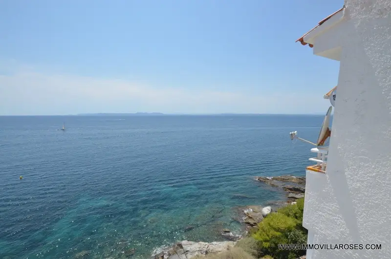 Apartamento 2 Dormitorios El Far Roses Vistas al Mar