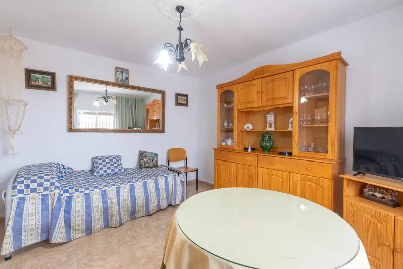 Casa Rural con Patio en Moreda Centro