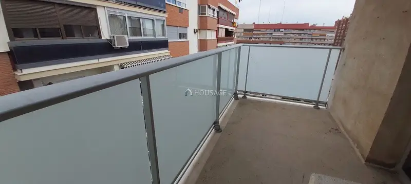 Piso en venta Valencia: 3 habitaciones, 1 baño, balcón y galería
