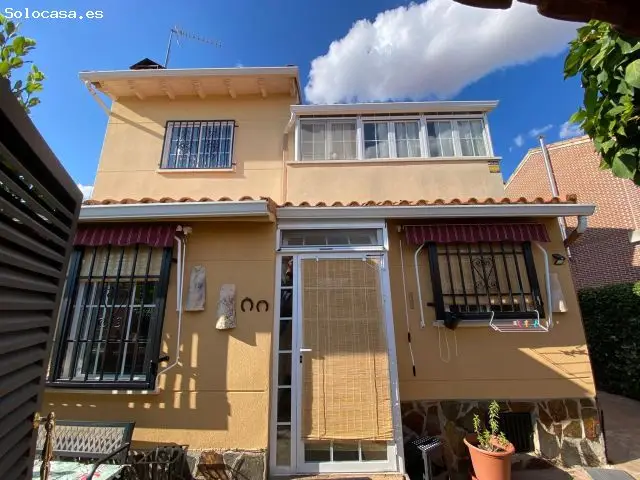 Chalet Independiente con Piscina en Pioz