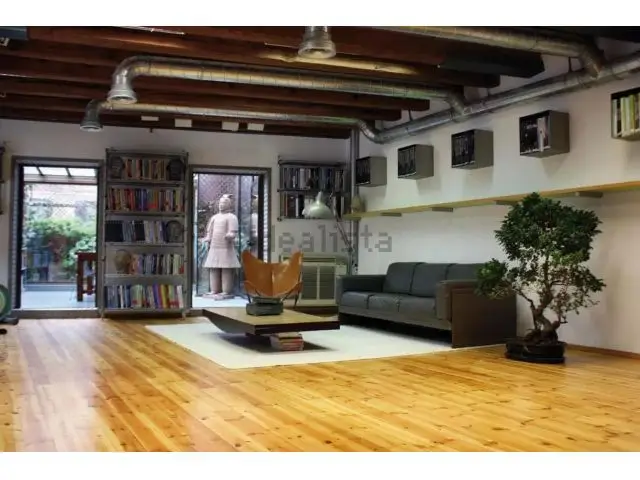 Espaciosa Oficina 90m² en El Born Ideal para Startups