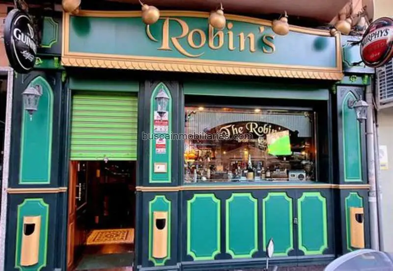 Bar Irlandés en Venta Alicante: Negocio Establecido y Equipado