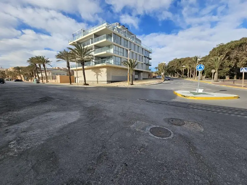 Venta Local Comercial con Terraza en Guardamar del Segura