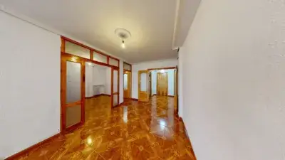 Piso en venta en Area Metropolitana