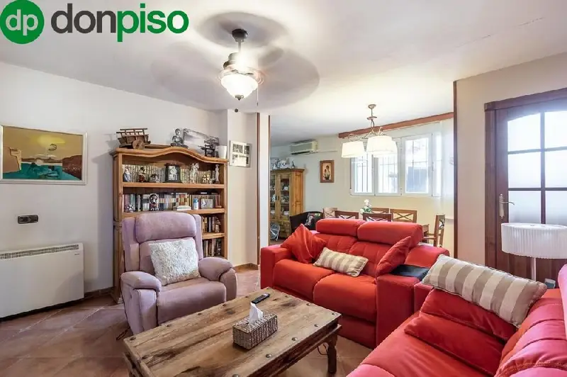Casa en Padul con 4 dormitorios y jardin