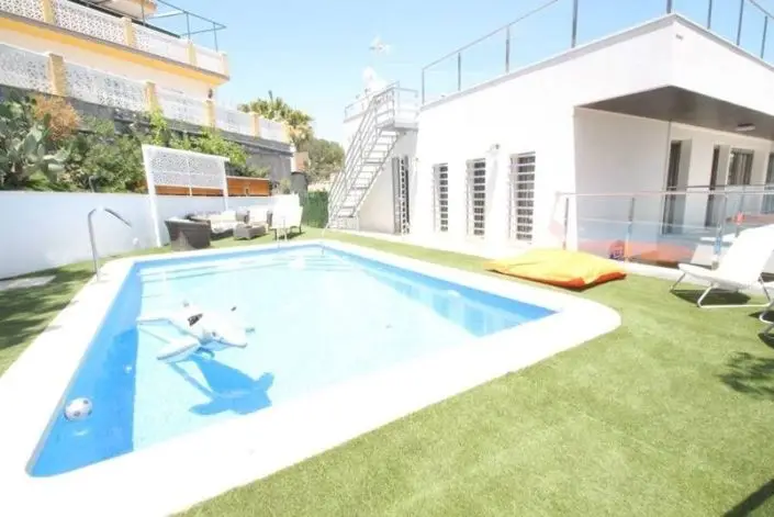 Villa de Lujo 4 Dormitorios Orihuela Costa Cerca de la Playa