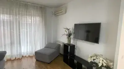 Dúplex Amueblado en Alquiler con Terraza y Piscina