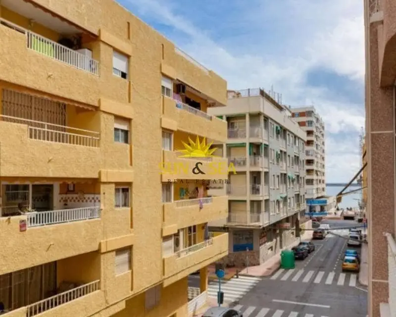 Apartamento en alquiler en Playa del Acequión, Torrevieja, Alicante
