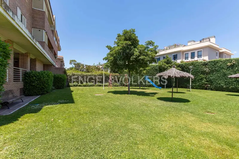 Apartamento en Valdemarin Madrid con Jardin Privado