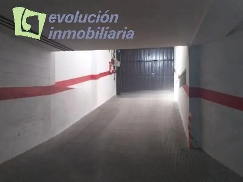 Parking en Burgos zona Universidad 23m2