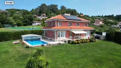 Chalet en Gijon con Piscina Cubierta Jardin y Energia Solar