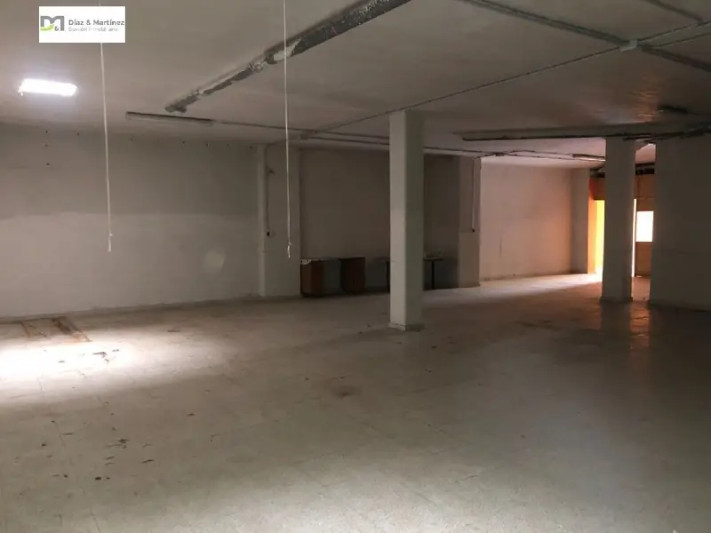 Venta Local Comercial 215m2 Antibióticos Trobajo del Cerecedo