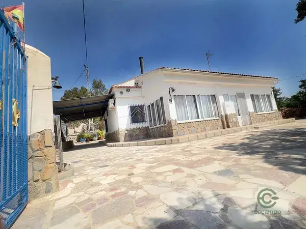 Casa con Nave y Piscina en Albatera 023ha