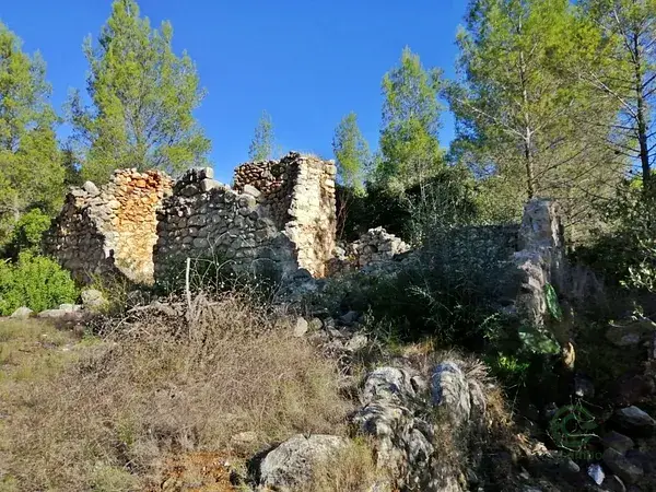 Ruina con Vistas a la Montaña en Alcalali