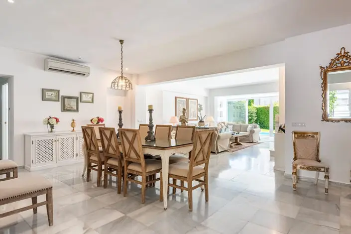 Villa Adosada en Los Monteros Marbella - Cerca de la Playa