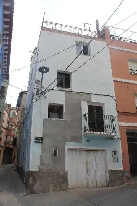 Casa Unifamiliar 173m2 Fraga 4 habitaciones 2 baños