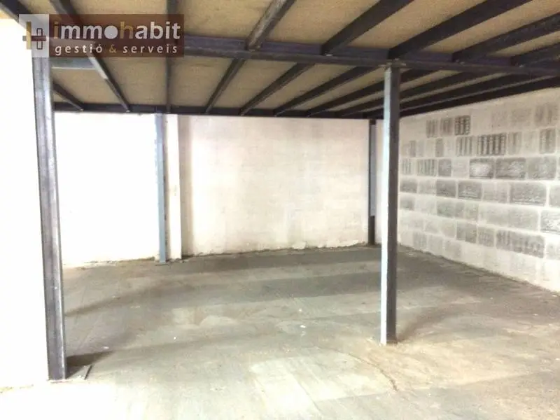 Venta Local Comercial Cappont Lleida 190m2 100m2 Altillo