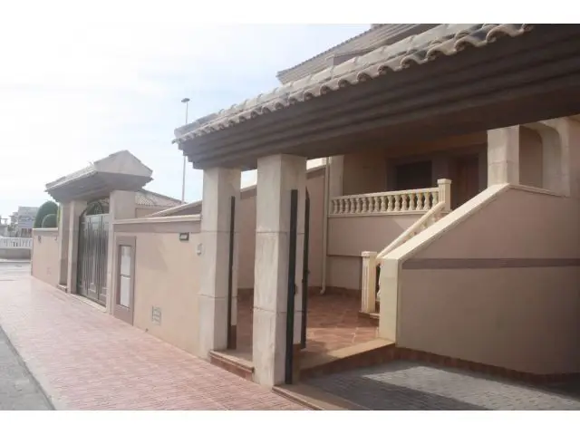 Precioso Adosado En Los Altos, Torrevieja