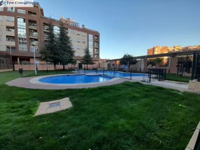 Piso 4 Dormitorios Piscina Comunitaria Albacete