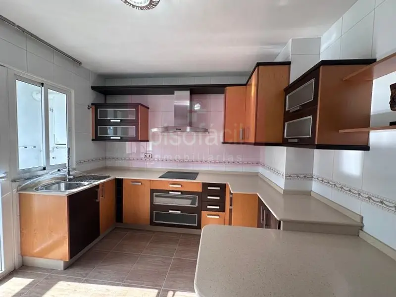 Duplex en Venta en Lugo - 3 Dormitorios, 3 Baños, Terraza y Garaje