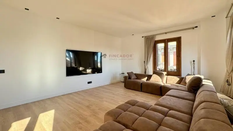Piso en venta en El Raval 157m2 3 dormitorios